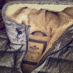 Hollister sherpa-lined light weight down jacket- M